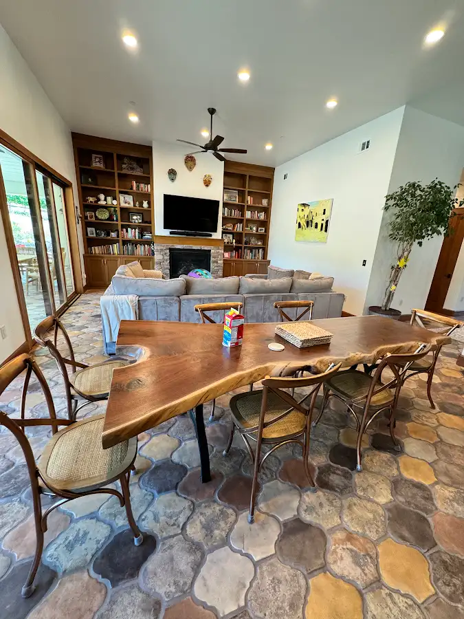 Fresh white walls and ceiling in a furnished living and dining room